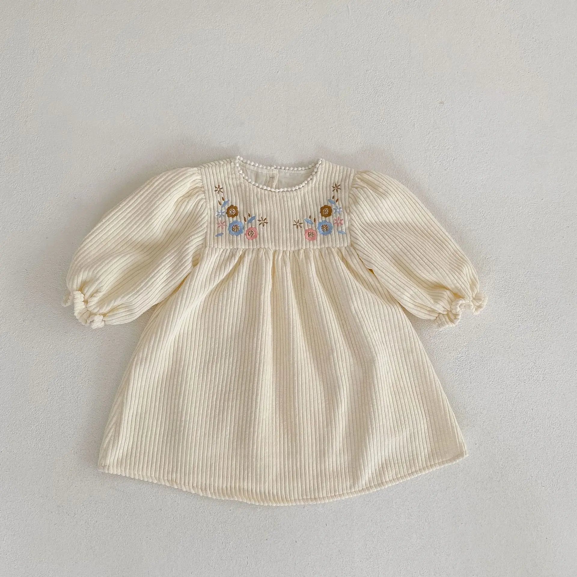 Autumn new 0-3 year old baby clothing, embroidered bubble long sleeved princess long skirt for baby girls