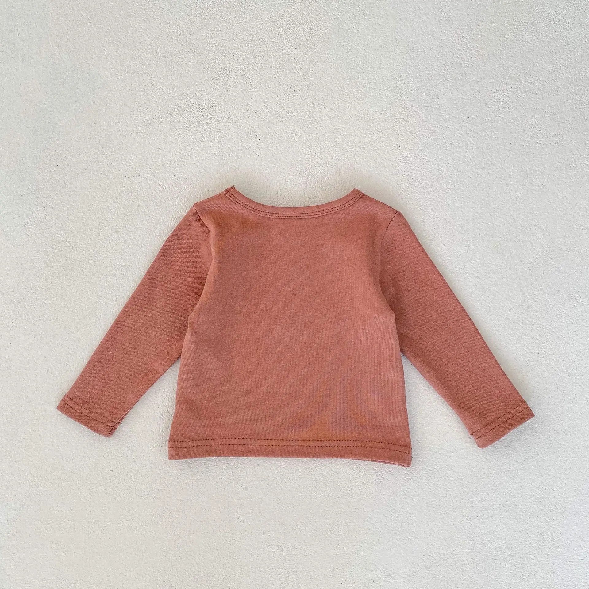 Autumn new 0-3 year old baby clothing, solid color long sleeved round neck top for baby girls, baby boys, classic and versatile