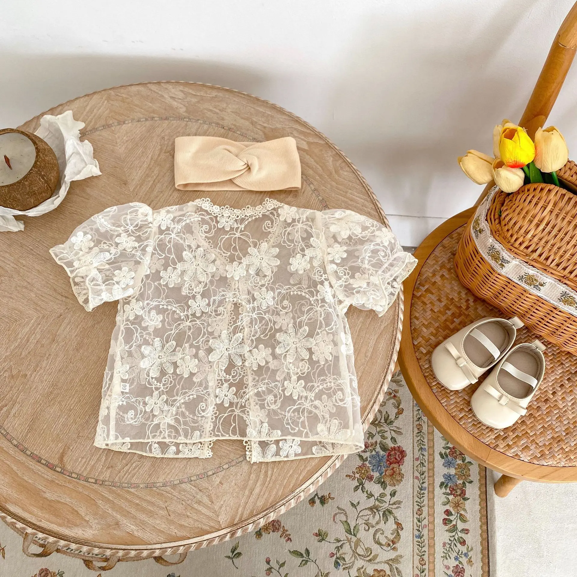 Summer  new 0-3 year old baby clothing: cute baby girl sweet lace bubble delicate short sleeved shirt