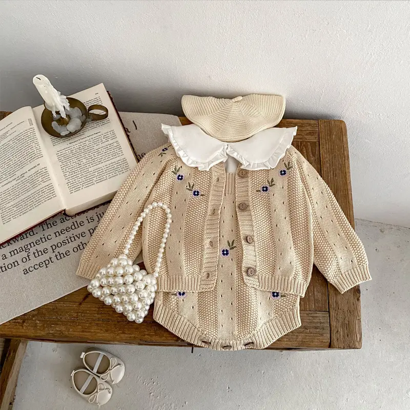 New autumn baby clothing, 0-3 year old girls, embroidered hollow knit sweater jacket