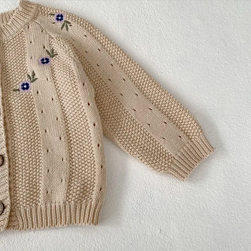 New autumn baby clothing, 0-3 year old girls, embroidered hollow knit sweater jacket