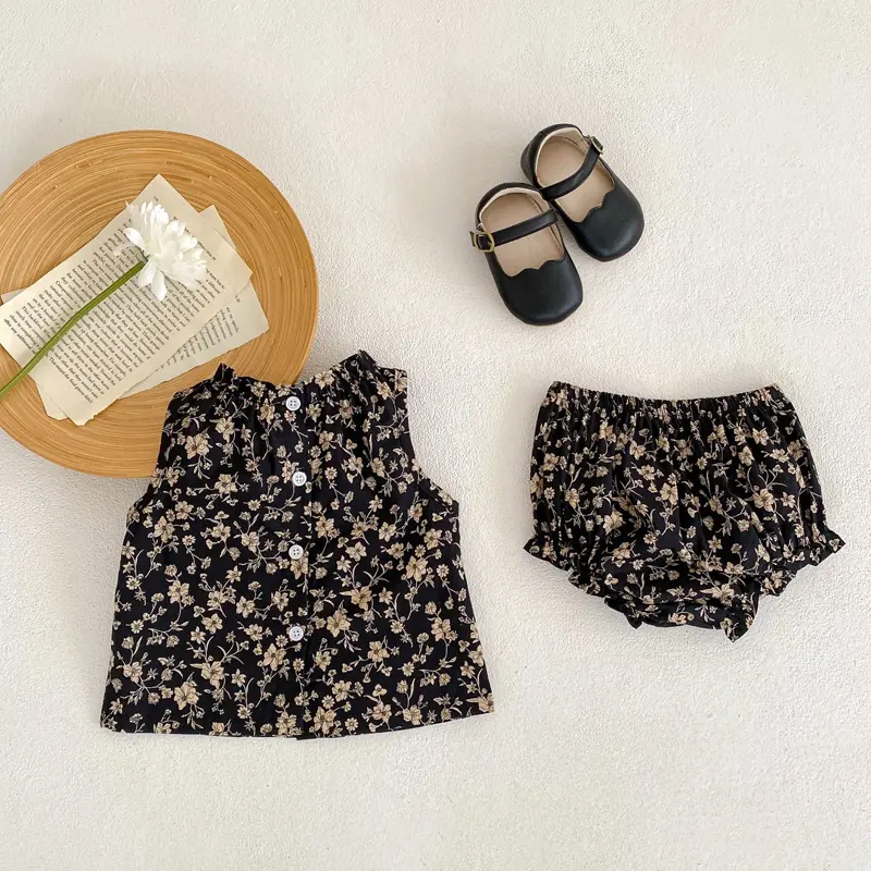 New summer baby clothing, set of 2 pieces for girls aged 0-3 with floral wood ear collar sleeveless top and buttocks shorts