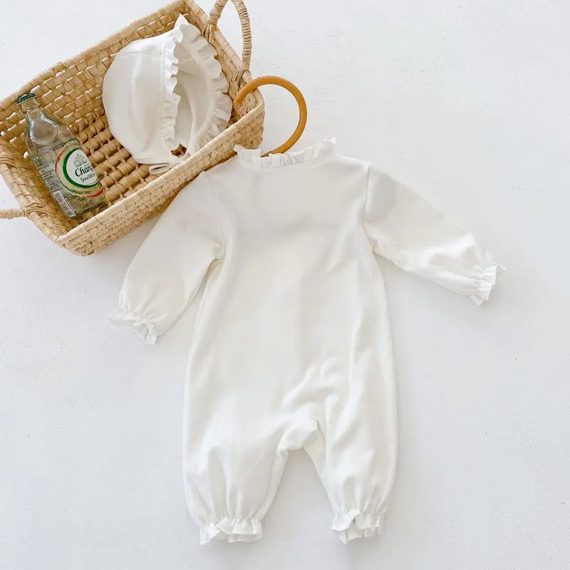 New autumn baby clothing, 0-3 year old female baby, lace long sleeved jumpsuit, crawling suit