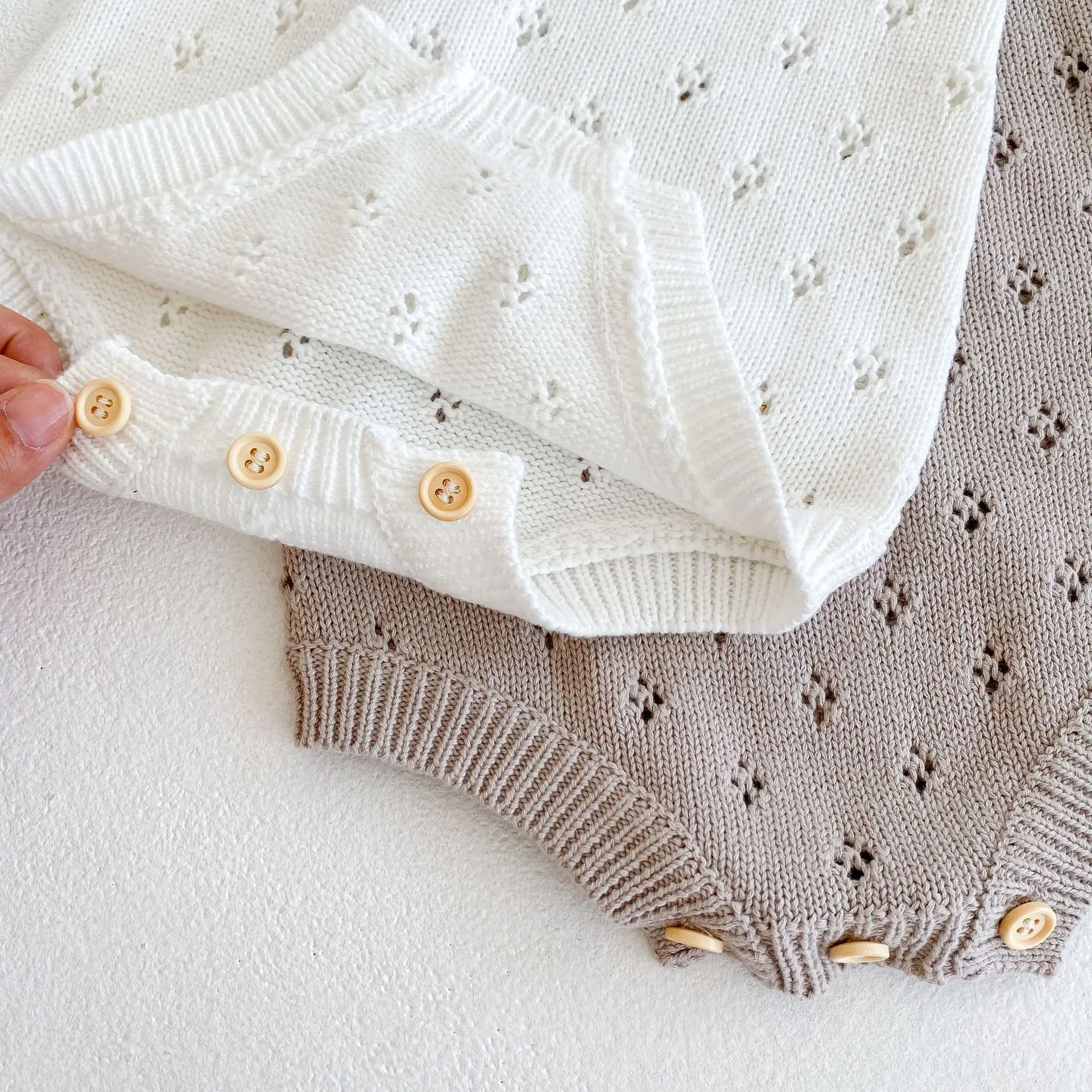 Spring and Autumn style men's and women's baby hollowed out shoulder straps, cotton sweater, knitted sweater, jumpsuit, buttocks