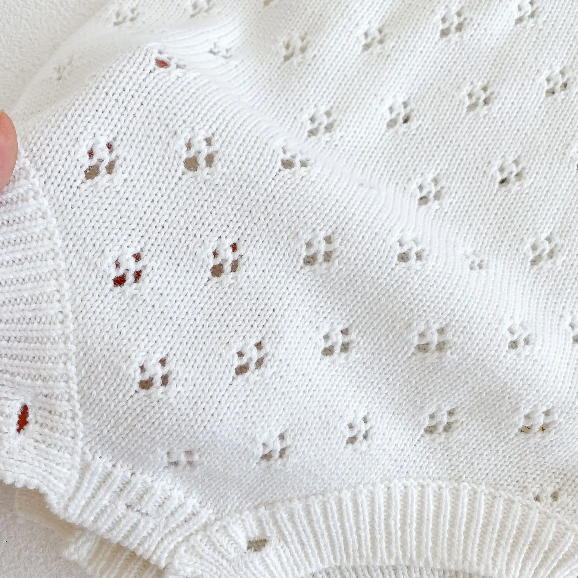 Spring and Autumn style men's and women's baby hollowed out shoulder straps, cotton sweater, knitted sweater, jumpsuit, buttocks