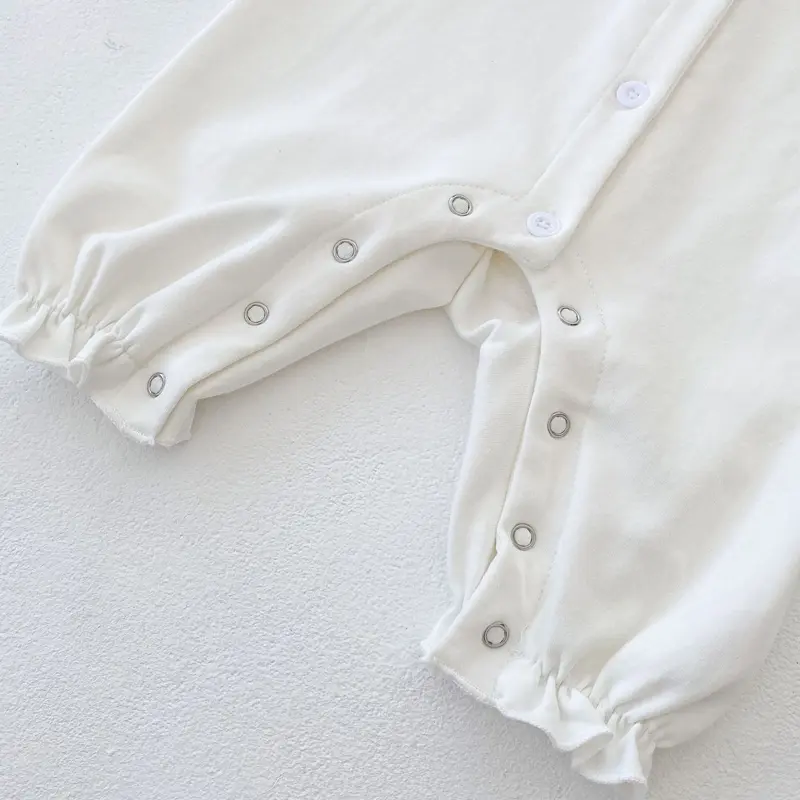 New autumn baby clothing, 0-3 year old female baby, lace long sleeved jumpsuit, crawling suit