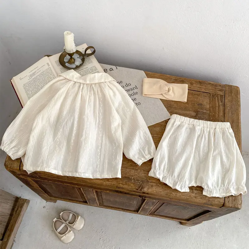 Autumn baby clothing, 0-3 year old female baby, 2-piece set of cotton small collar versatile cardigan and shorts