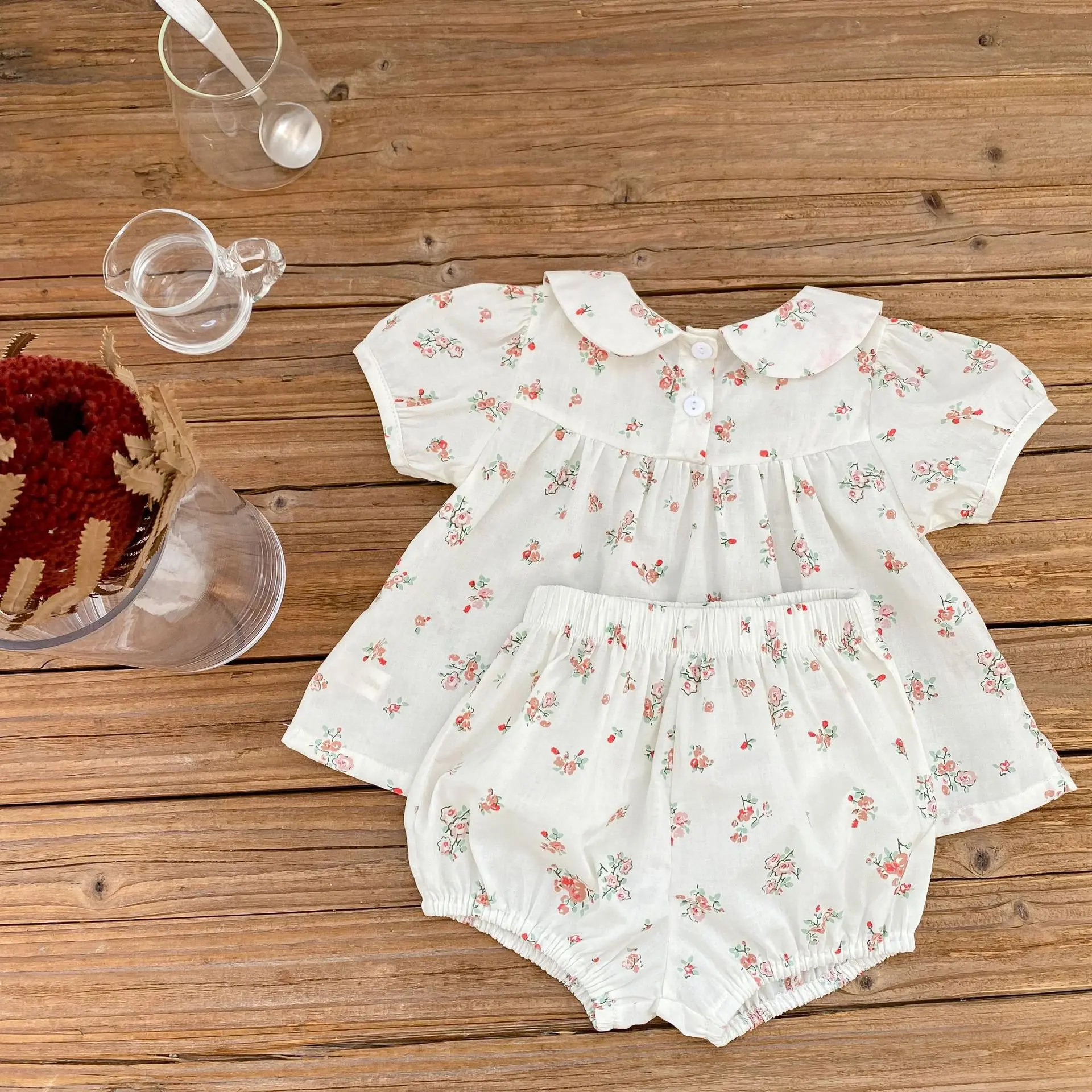 Summer New 0-3-year-old Girl's Versatile Set with Baby Doll Neck Short Sleeve Fragmented Flower Top+Bread Pants 2-piece Girl Set