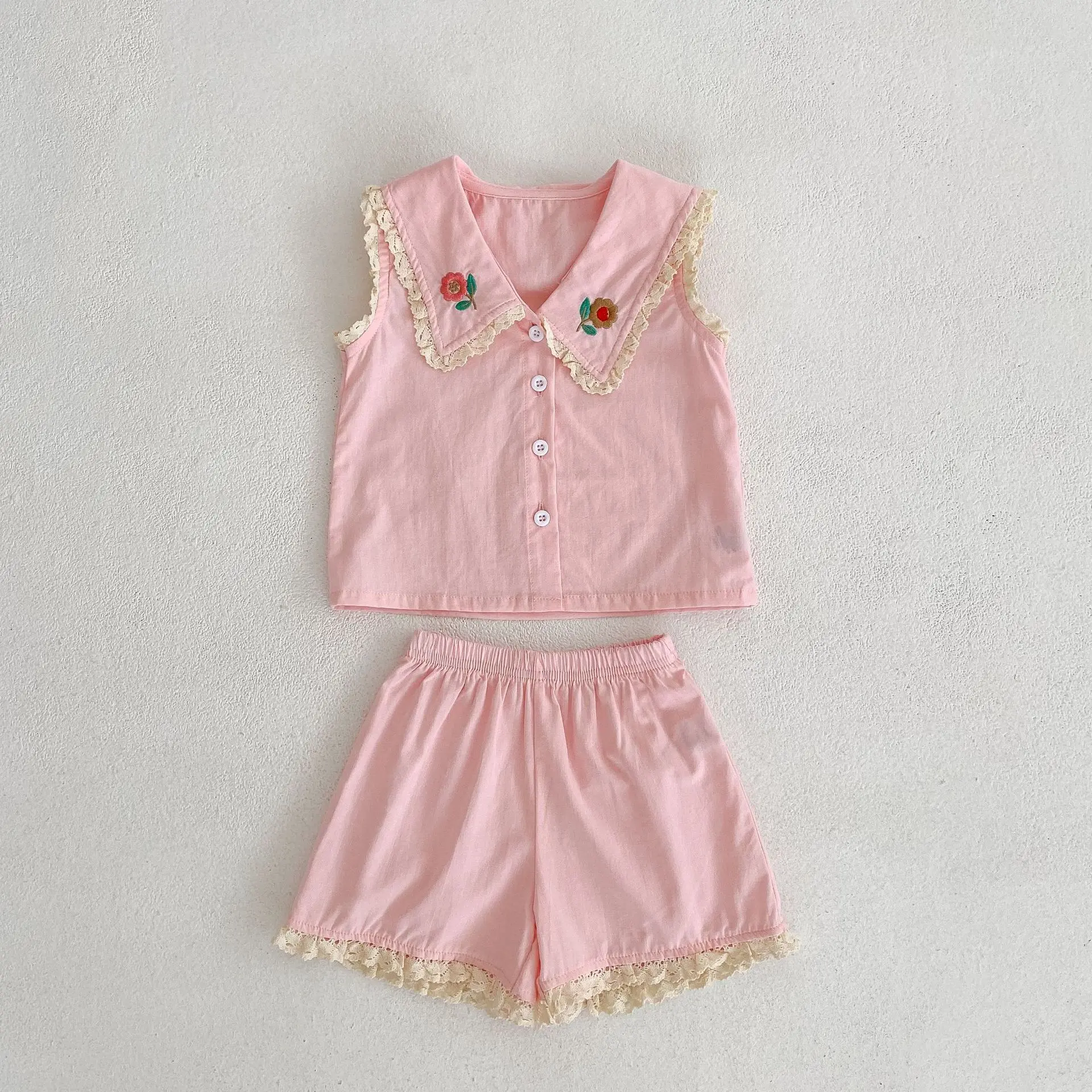 Summer new baby clothes for 0-3 years old, exquisite baby girl embroidered lapel sleeveless button top + lace loose shorts