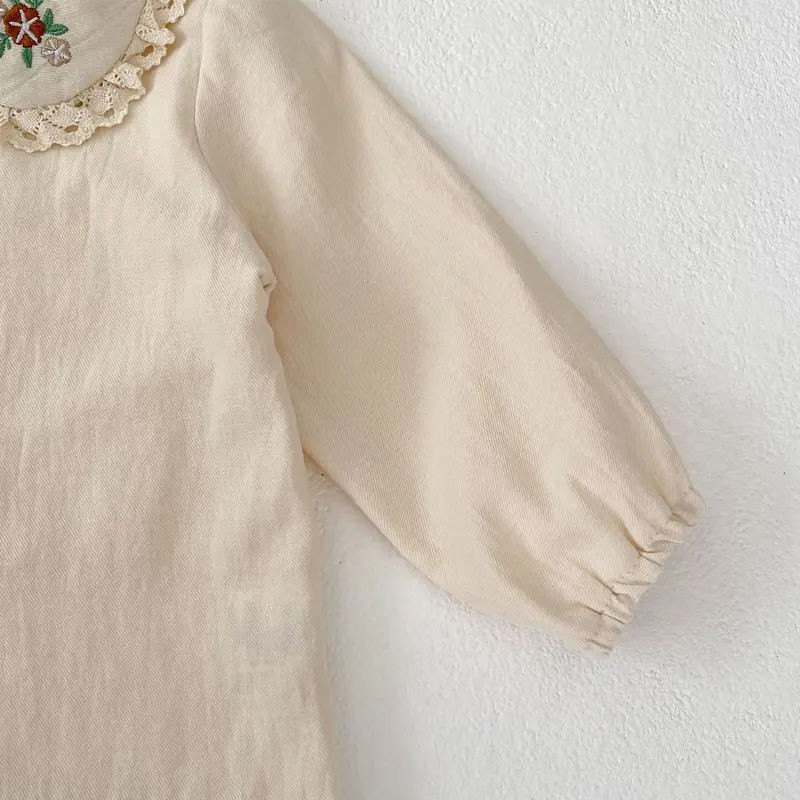 New autumn baby clothing, 0-7 year old female baby, embroidered doll collar long sleeved shirt