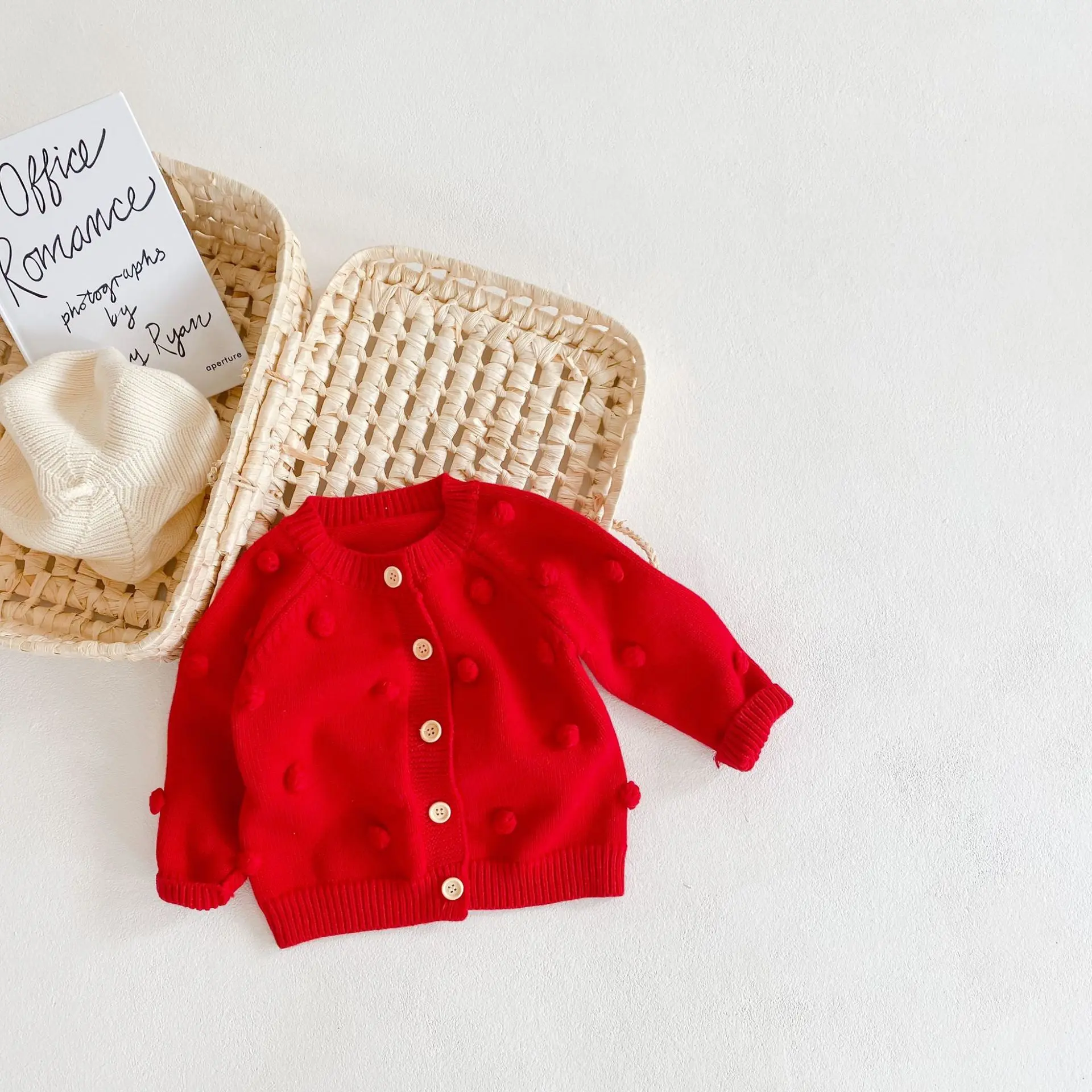 New autumn clothing for babies aged 0-3, knitted jackets for boys and girls, long sleeved knitted cardigans with yarn balls