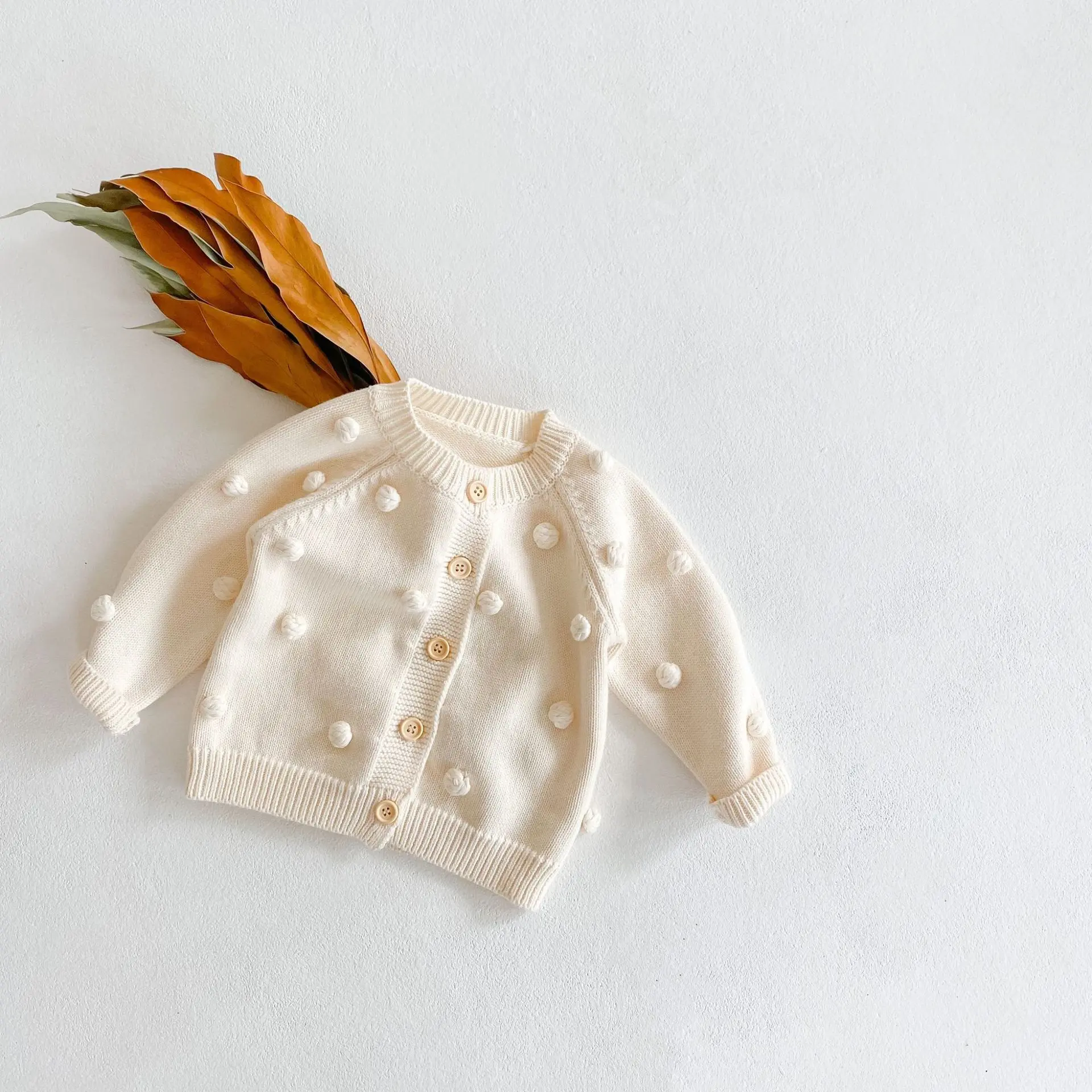 New autumn clothing for babies aged 0-3, knitted jackets for boys and girls, long sleeved knitted cardigans with yarn balls