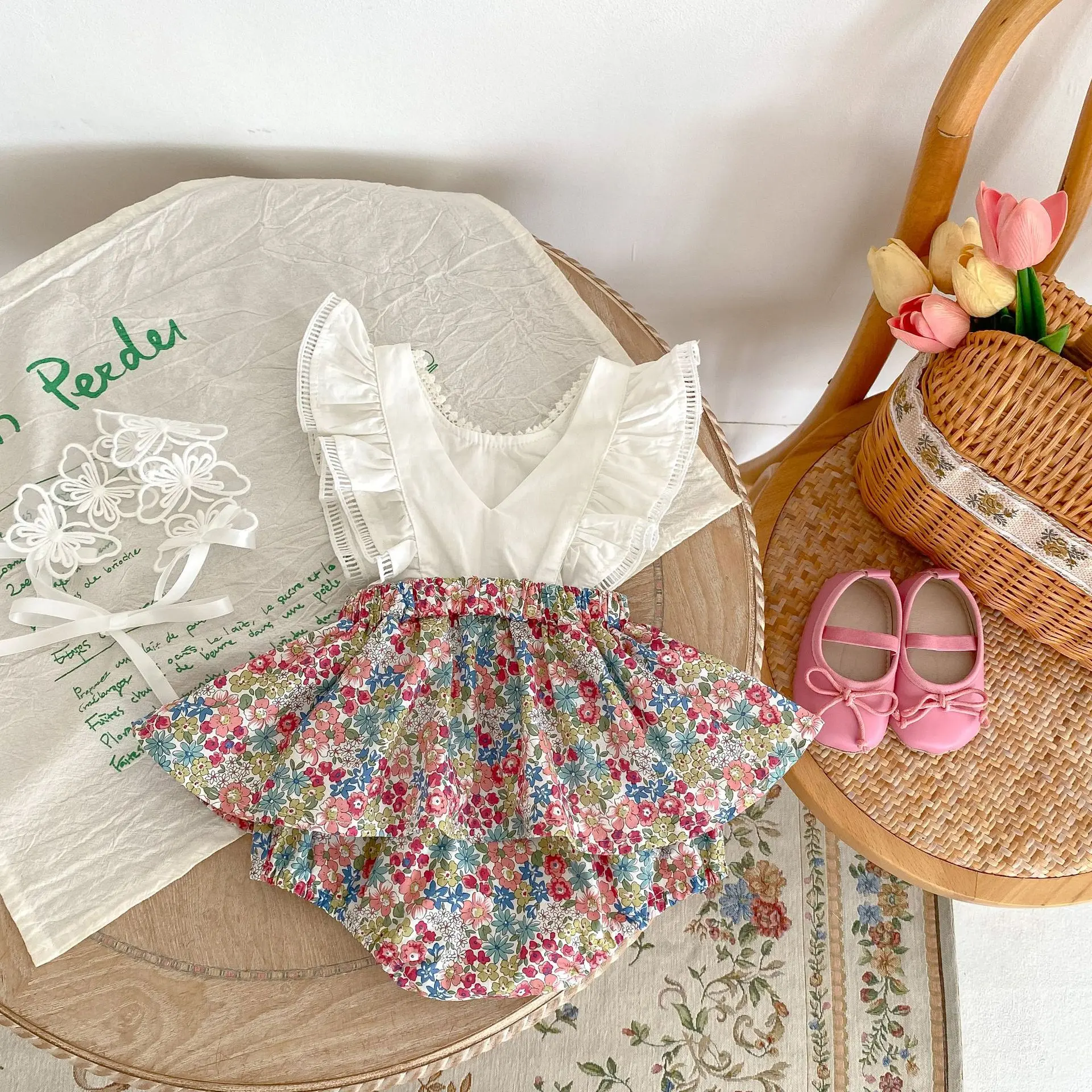 Summer new 0-3 year old baby clothing, baby girl flying sleeve jumpsuit, exquisite flower jumpsuit skirt