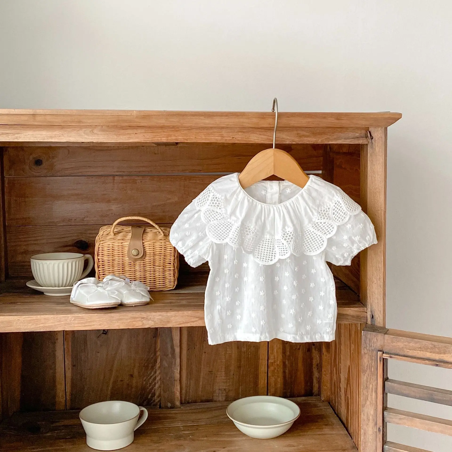 Summer new style baby clothes for 0-3 years old, exquisite embroidered baby girl big lace collar short-sleeved top