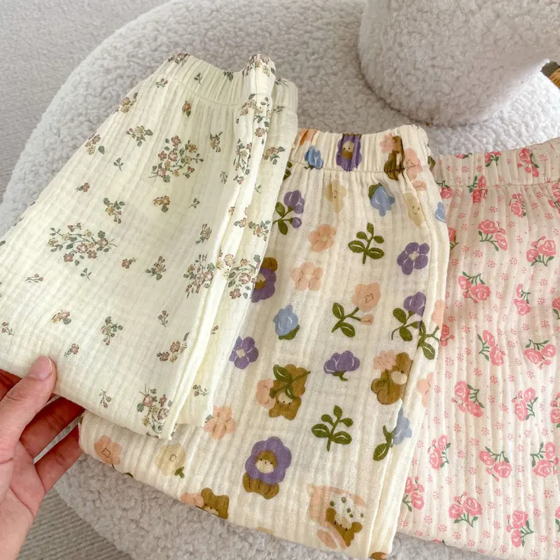 New summer baby clothing, beautiful floral cotton pants for girls aged 0-3, versatile mosquito repellent pants