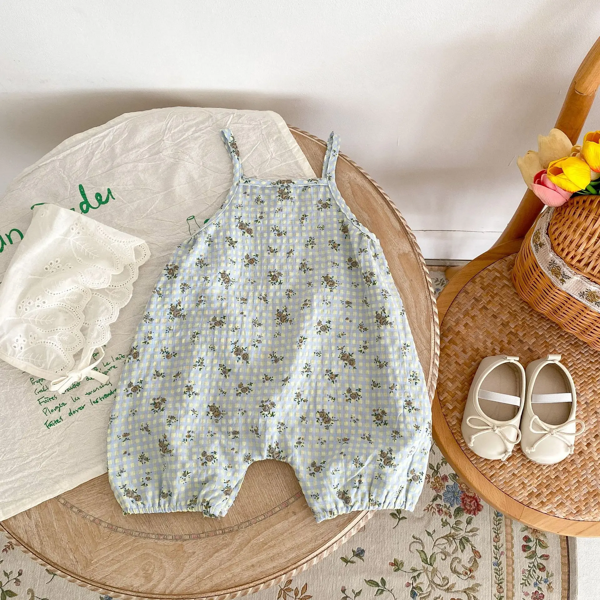Summer new 0-3 year old baby clothing, cute baby jumpsuit, personalized checkered flower suspender pants