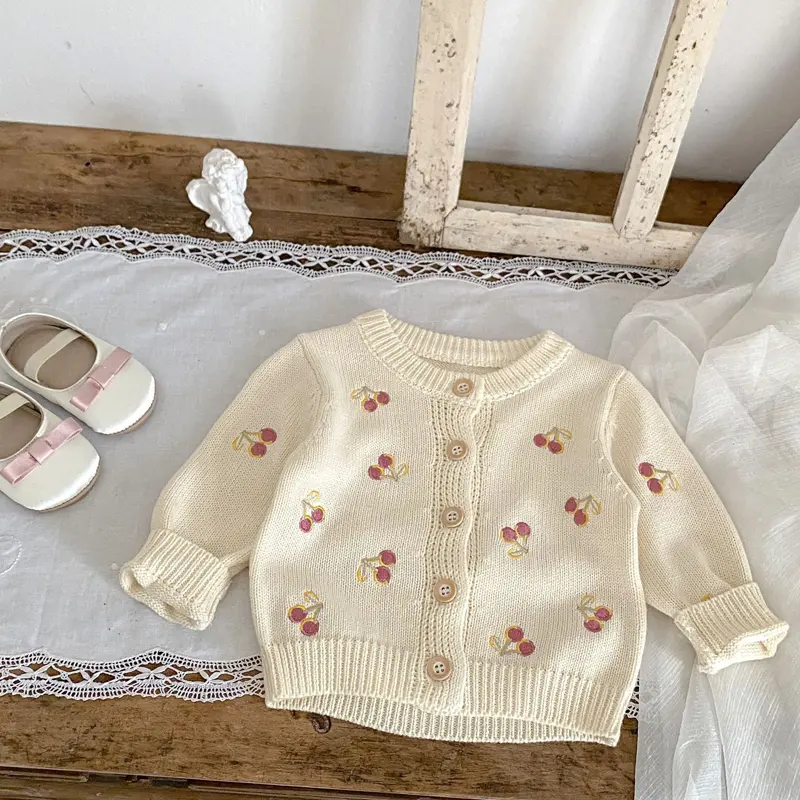 New autumn baby clothing, 0-3 year old female baby, knitted sweater jacket, cherry embroidered knitted long sleeved jacket