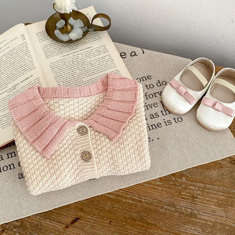 New autumn baby clothing, 0-3 year old female baby's lapel embroidered pocket knitted sweater for outdoor long sleeved cardigan