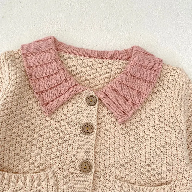 New autumn baby clothing, 0-3 year old female baby's lapel embroidered pocket knitted sweater for outdoor long sleeved cardigan