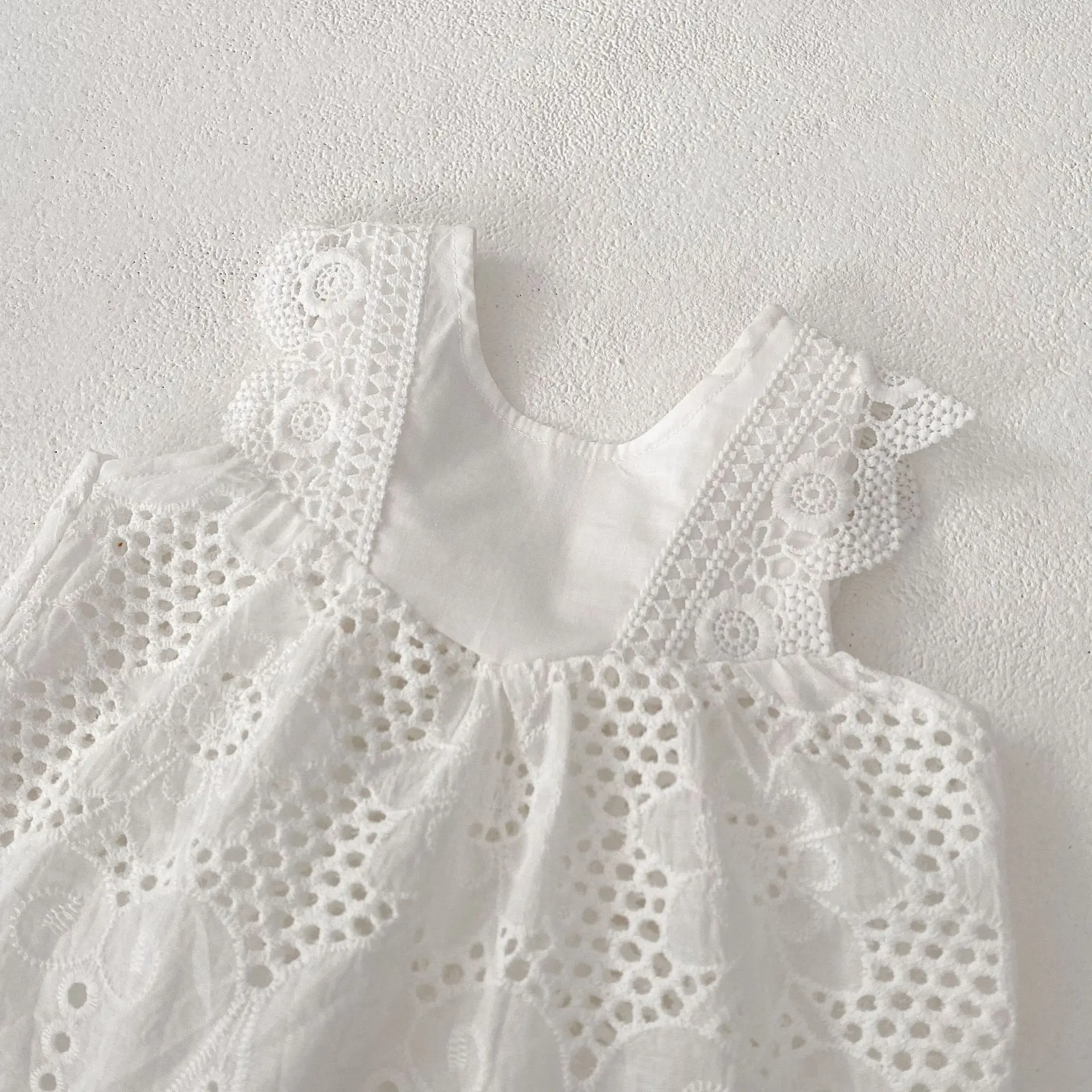 Summer New Fashionable Versatile Set Clothing for Infants and Girls, Round Neck Sleeveless Lace Spliced Sleeveless Top+Clear Col