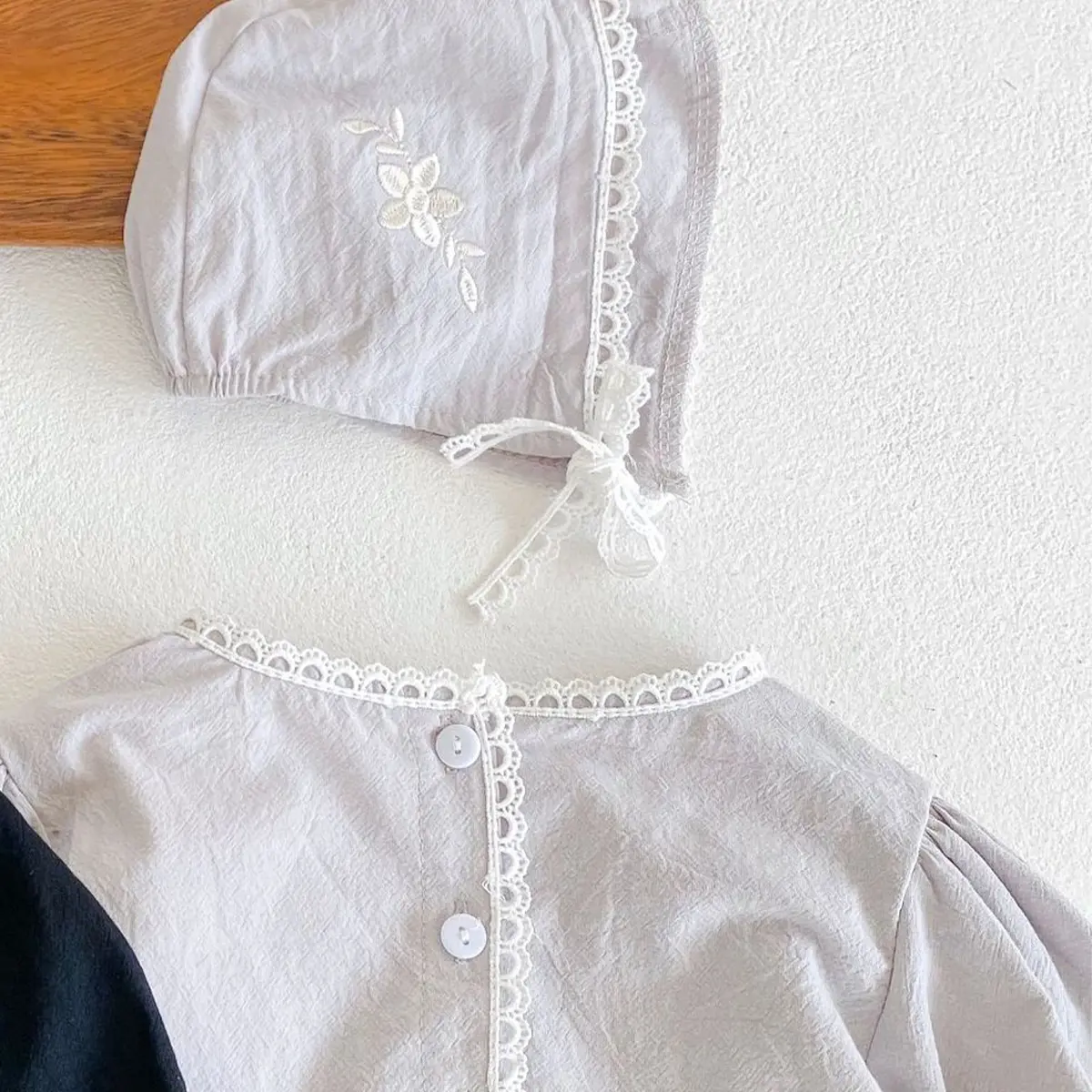 Spring and Autumn Clothing for Infants and Young Children New Fashion Versatile Triangle jumpsuit Female Baby Embroidered Lace L