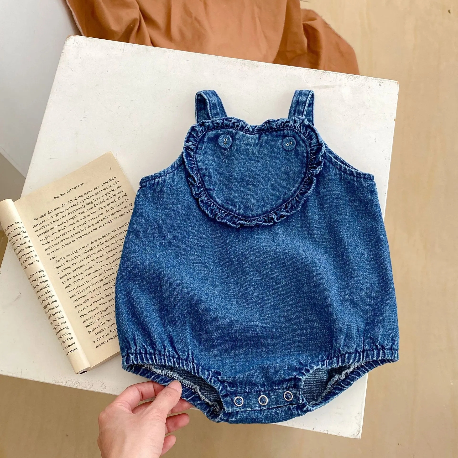 INS Summer Infant and Toddler Fashion Versatile Triangle jumpsuit Girl Baby Cowboy Love Shoulder Strap Bag Fart Sweetheart jumps