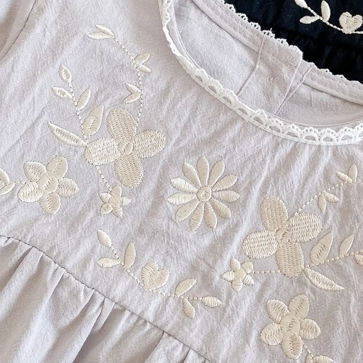 Spring and Autumn Clothing for Infants and Young Children New Fashion Versatile Triangle jumpsuit Female Baby Embroidered Lace L