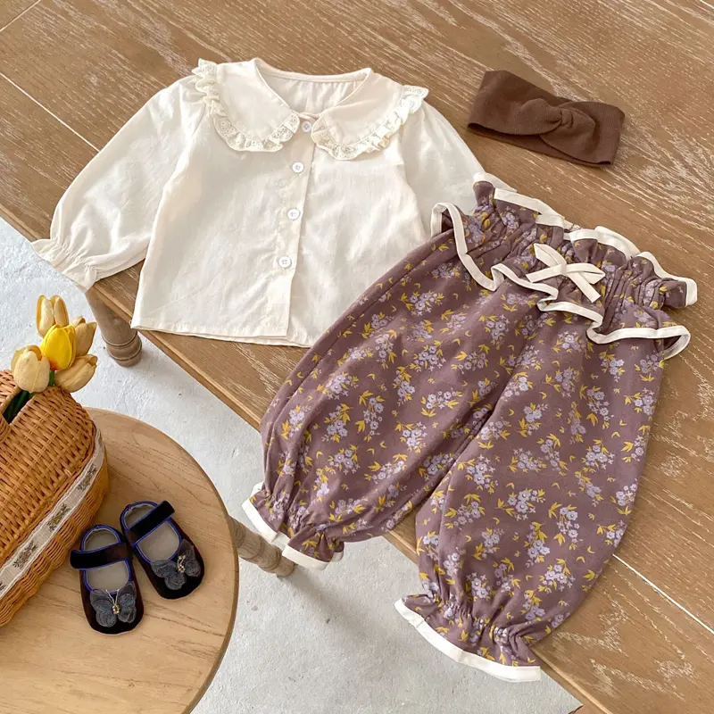 Spring and Autumn New Baby Clothing, 0-3 Year Old Female Baby, Black Ear Edge Doll Neck Top