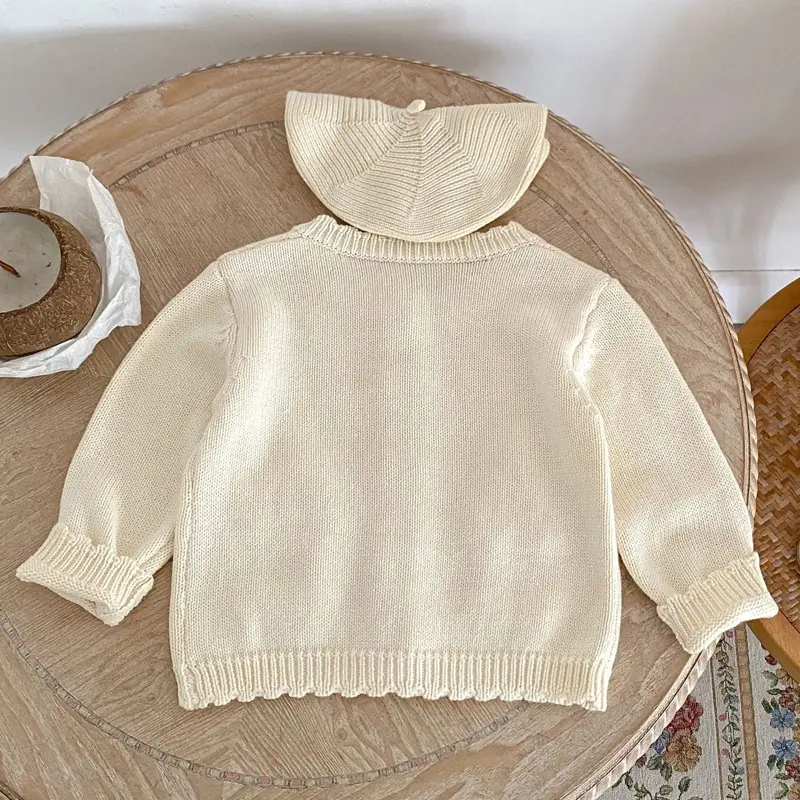 Autumn new baby clothing, 0-3 year old girls, hand hook three-dimensional flower sweater knitted cardigan jacket