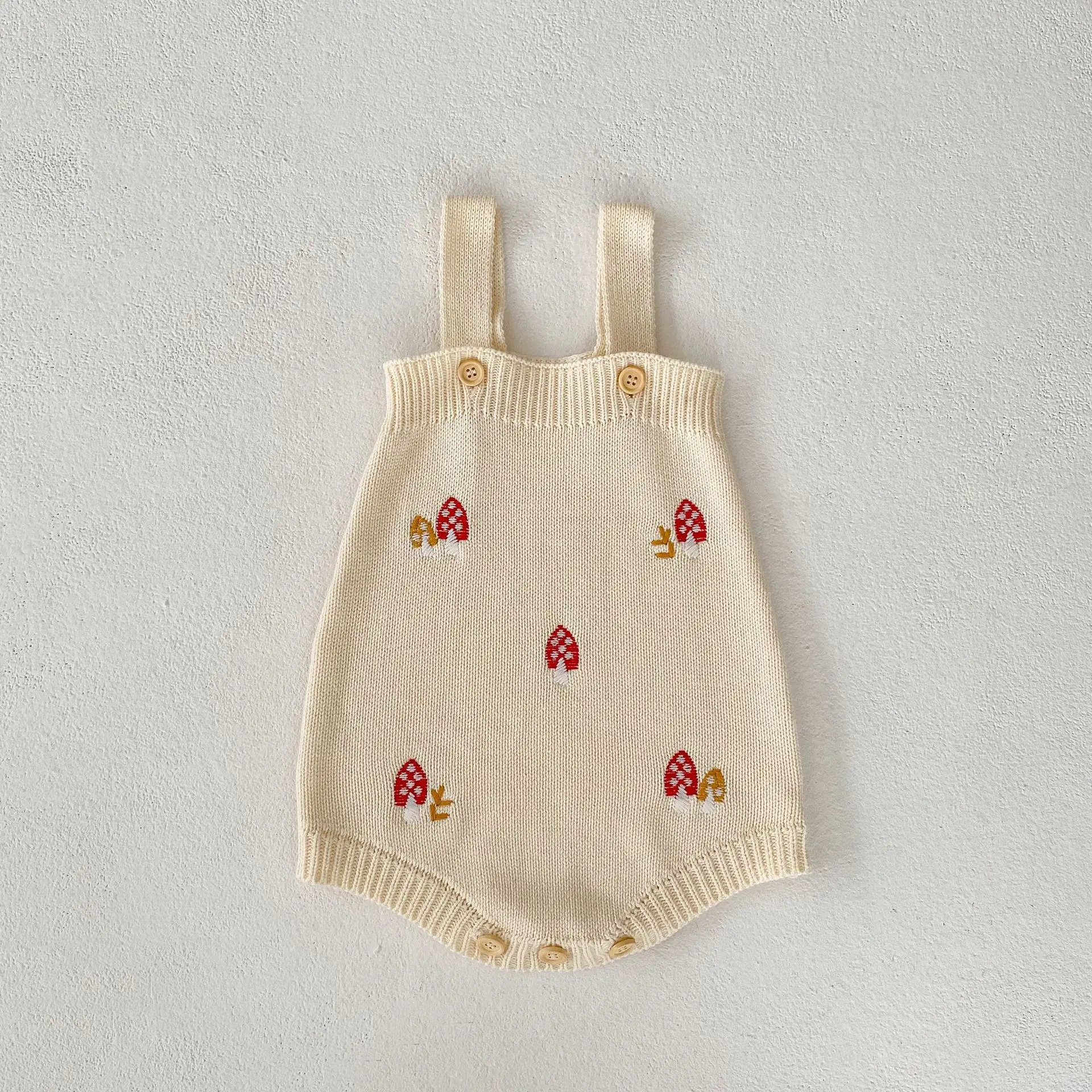 Autumn new 0-3 year old baby clothing, cute baby girl mushroom embroidered knitted triangle jumpsuit