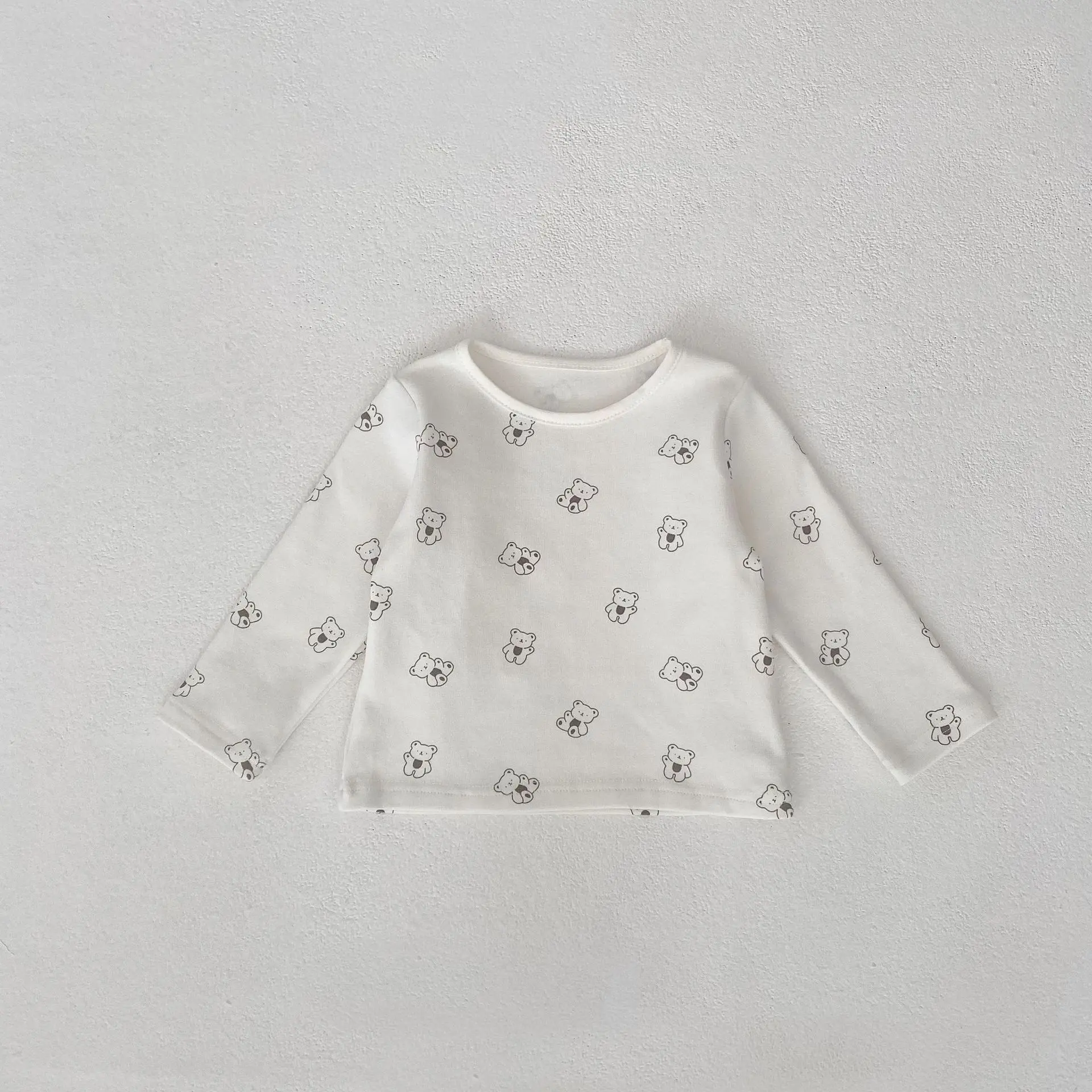 Spring and Autumn new 0-3 year old baby clothing, boys and girls baby round neck teddy bear printed long sleeved tops