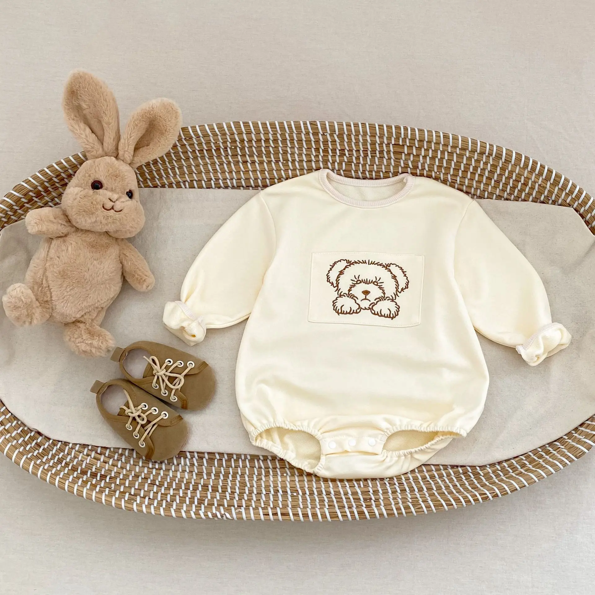 New autumn clothing for babies aged 0-3, baby jumpsuit for boys and girls, teddy bear round neck long sleeved jumpsuit