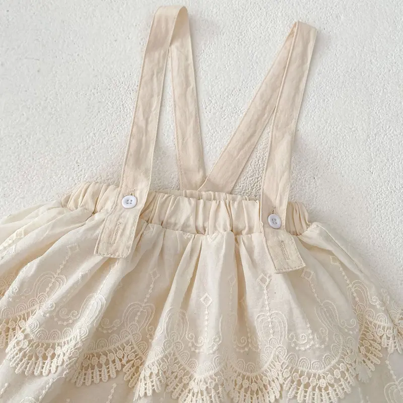 Autumn new baby clothing, 0-5 year old female baby, fashionable and versatile suspender lace skirt and pants three piece set
