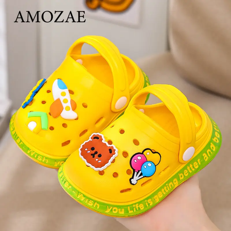 Cartoon Bear Kids Slippers Summer Rabbit Animal Slippers For Boys Girls EVA Waterproof Soft Toddler Kids Beach Slippers