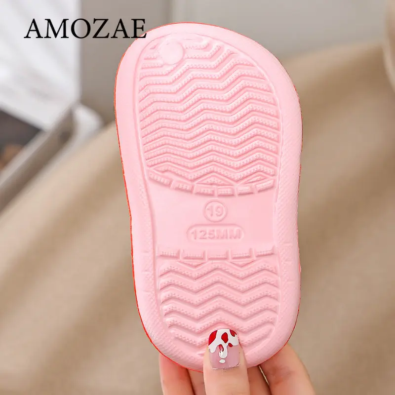 Cartoon Bear Kids Slippers Summer Rabbit Animal Slippers For Boys Girls EVA Waterproof Soft Toddler Kids Beach Slippers