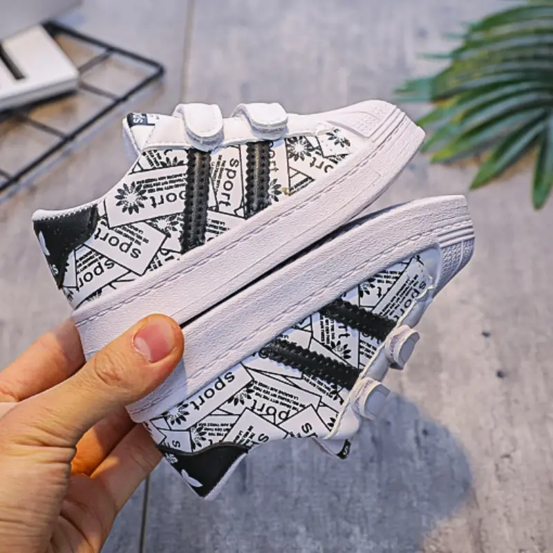 Boys' Shoes 2025 Spring New Children's Leather Surface Lightweight Breathable Primary School Boys and Girls Sports White Shoes