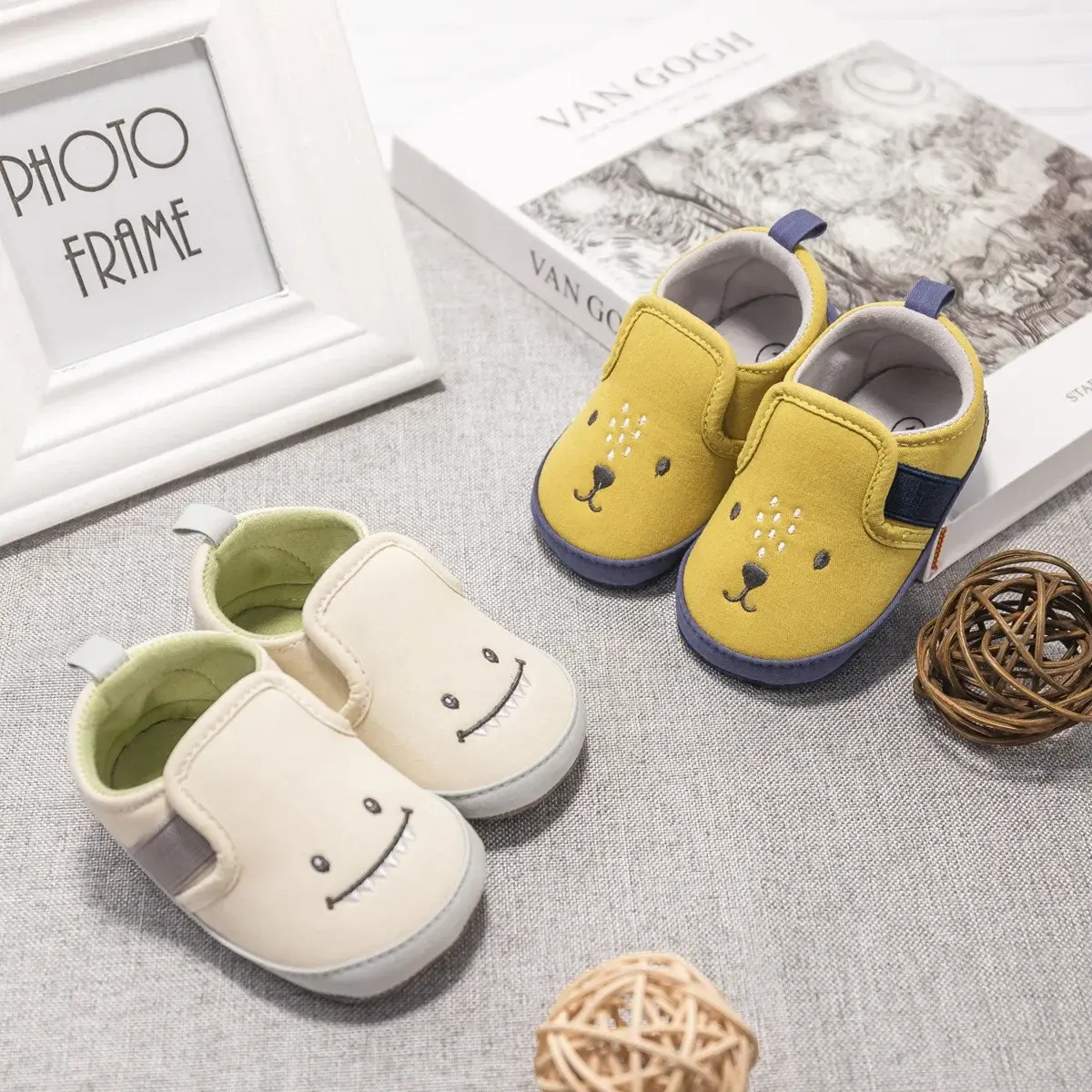 Fashion Cartoon Cute Newborn Baby Girl Shoes Crib Shoes for Baby Girl Soft Sole Antiskid Baby Shoes Girl First Walkers 0-18M