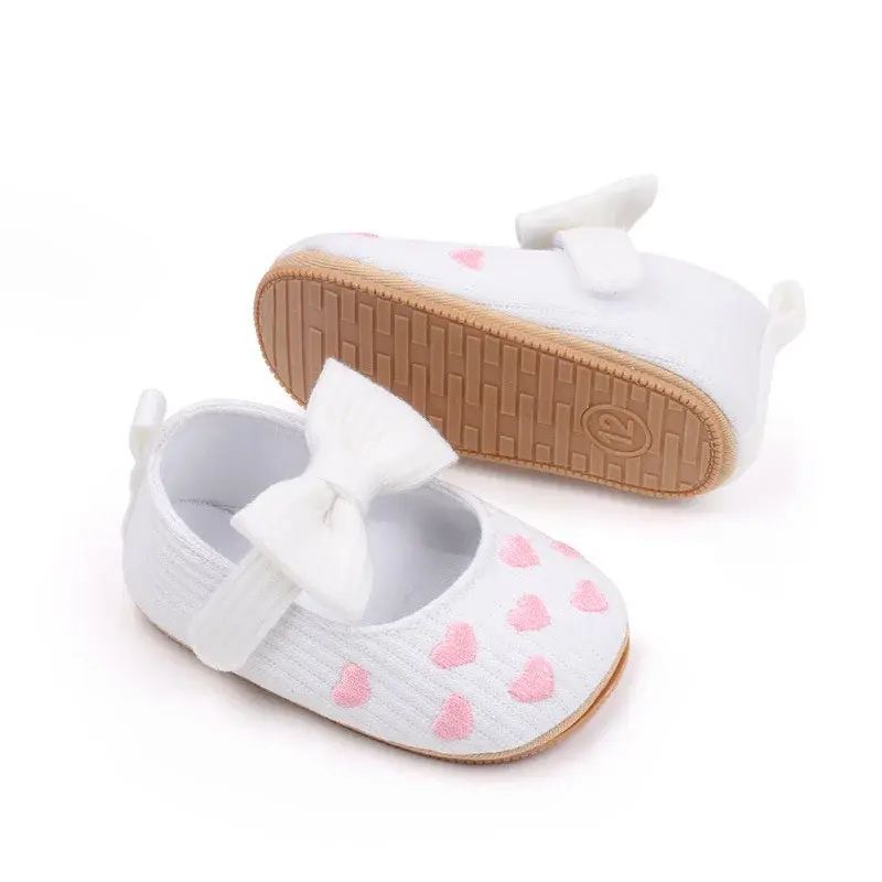 Baby Girls Shoes Cute Moccasins Heart Soft Sole Flat Shoes First Walkers Toddler Princess Footwear Crib Shoes