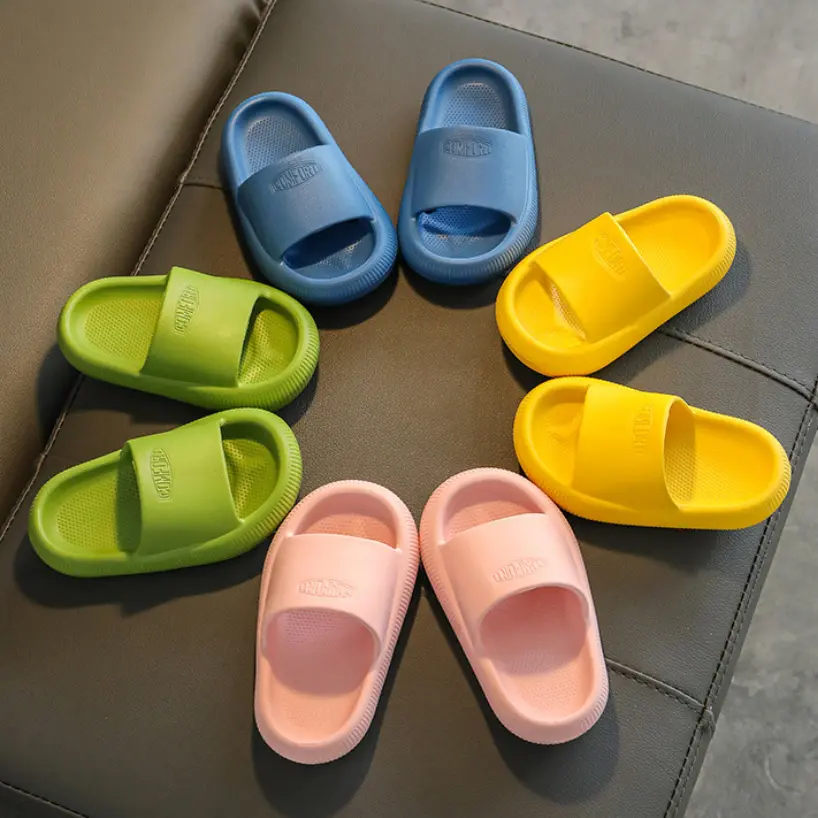 Summer Children Engraved Soft Bottom Bath Slippers Breathable Non-Slip Drainage Indoor Outdoor Beach Home Shoes for Boys Girls