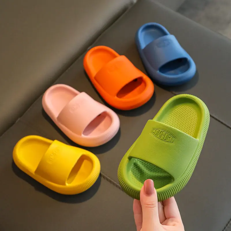 Summer Children Engraved Soft Bottom Bath Slippers Breathable Non-Slip Drainage Indoor Outdoor Beach Home Shoes for Boys Girls