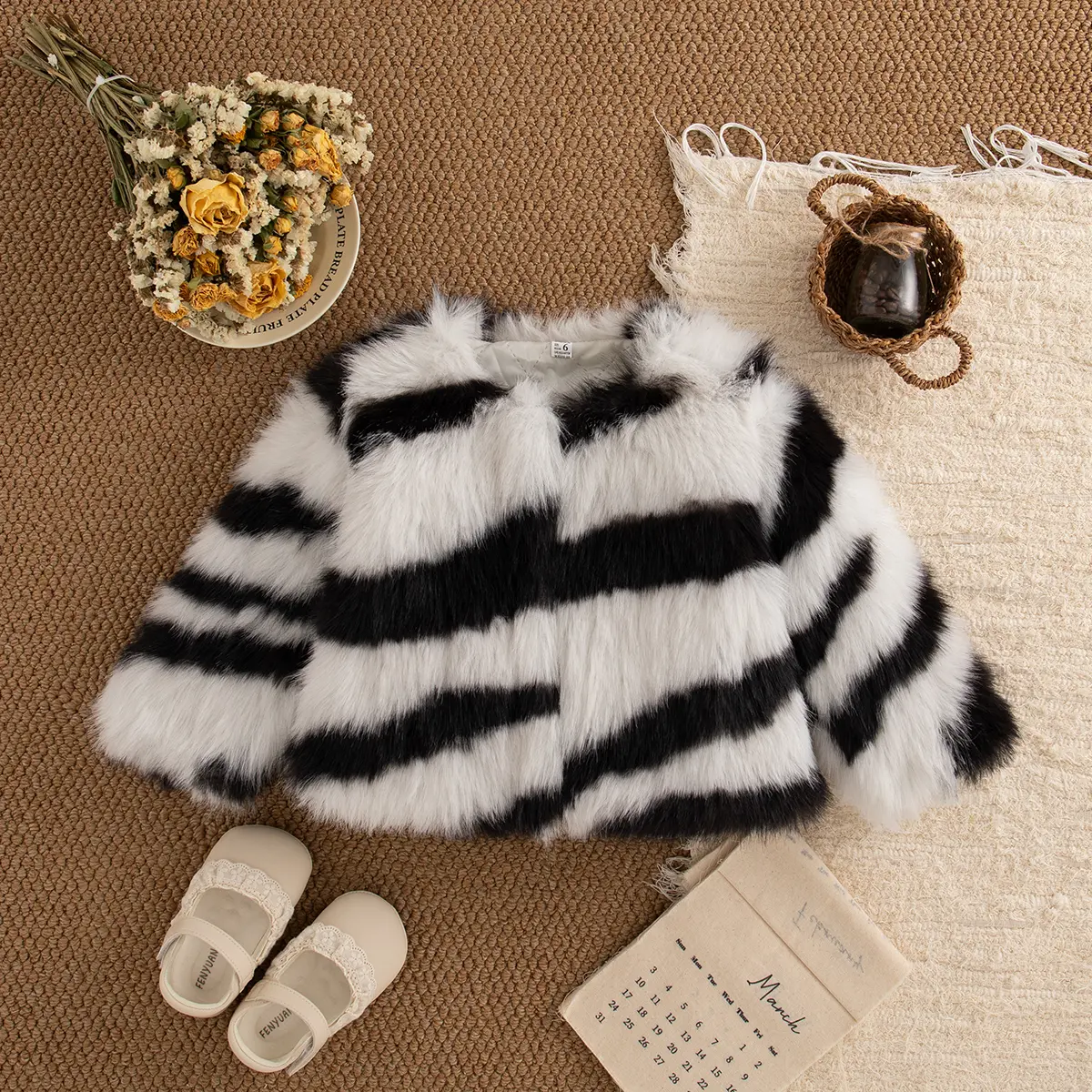 New Winter Baby Girl Coat With Thickened Warm Leopard Print Western Style Cardigan For Children Aged 9 Months To 3 Years Old