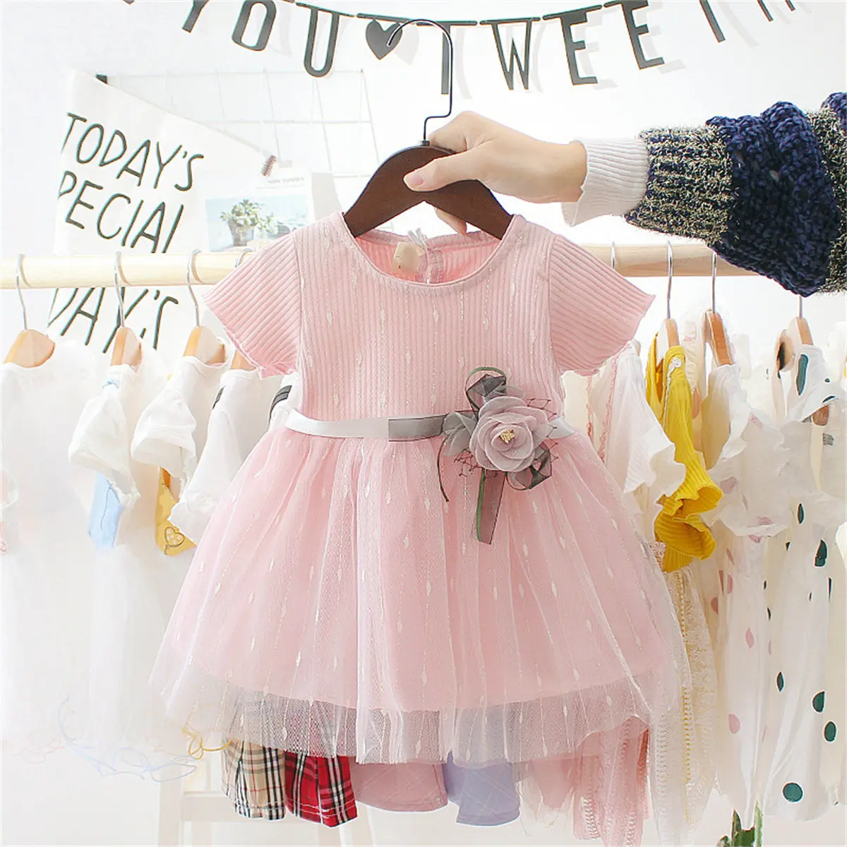 Girl's Dress Summer Girl's Waist with a 3D Flower Wedding Dress Fashion Short sleeved Mesh Princess Dress