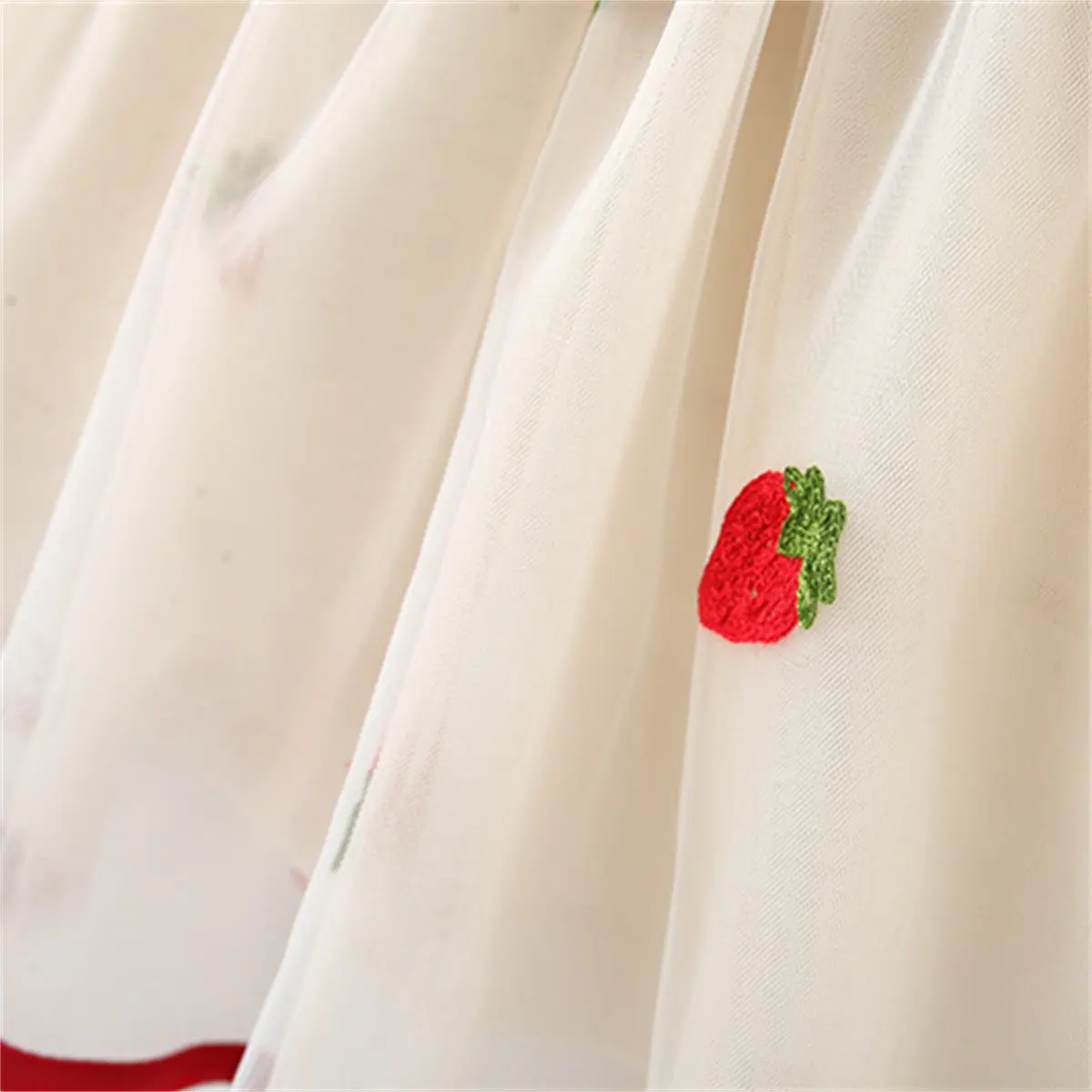 Children's Dress Summer Girl A 3D Flower Solid Color Bubble Sleeve Top with Strawberry Embroidery Mesh Princess Dress
