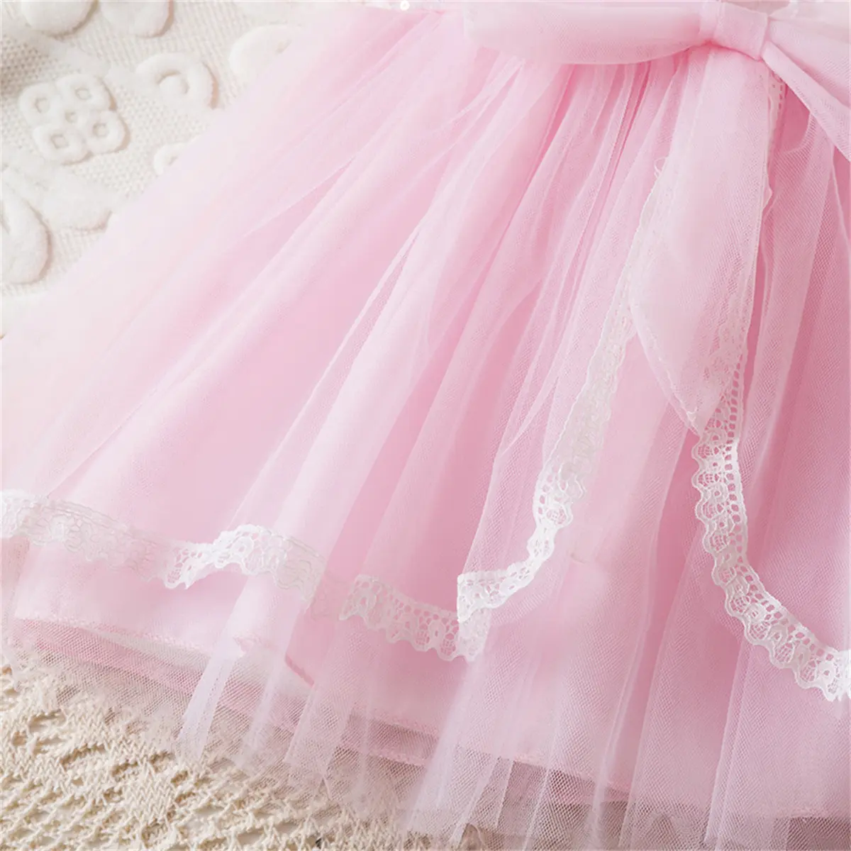 Girl Princess Dress Summer New Short Sleeved Baby Dress Mesh Sequins Lace Border Sweet Bow Baby Girl Clothes