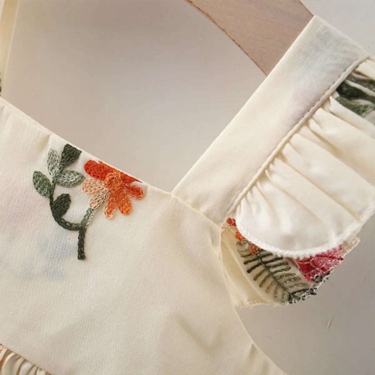 Baby Girl Dress Summer Flower Embroidered Sleeveless Princess Dress Cotton Small Flying Sleeve Casual Dress