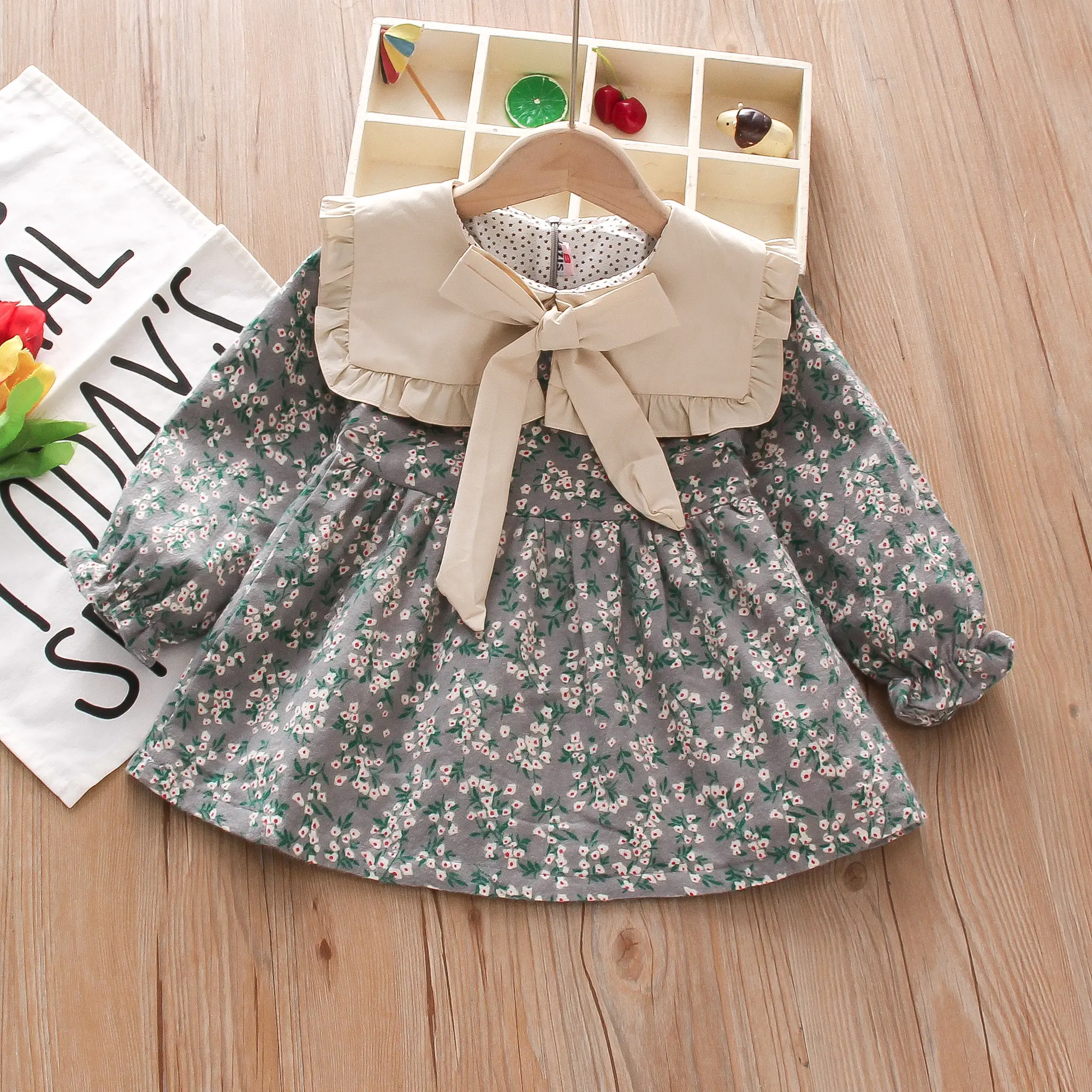 Children's Long sleeved Dress Spring and Autumn Girl Baby Solid Color Round Neck Fragmented Flower Bow Princess Dress