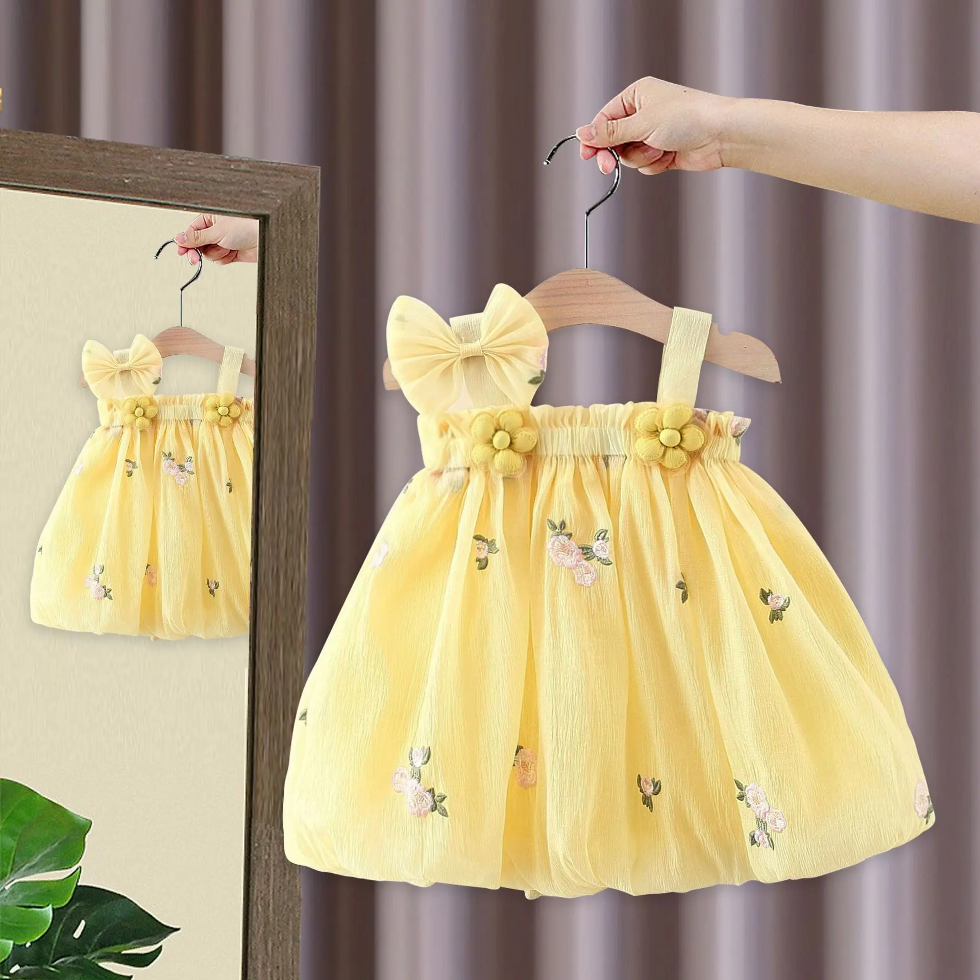 Children's dress summer 0-3 year old baby girl two three-dimensional flowers embroidered with suspender princess dress
