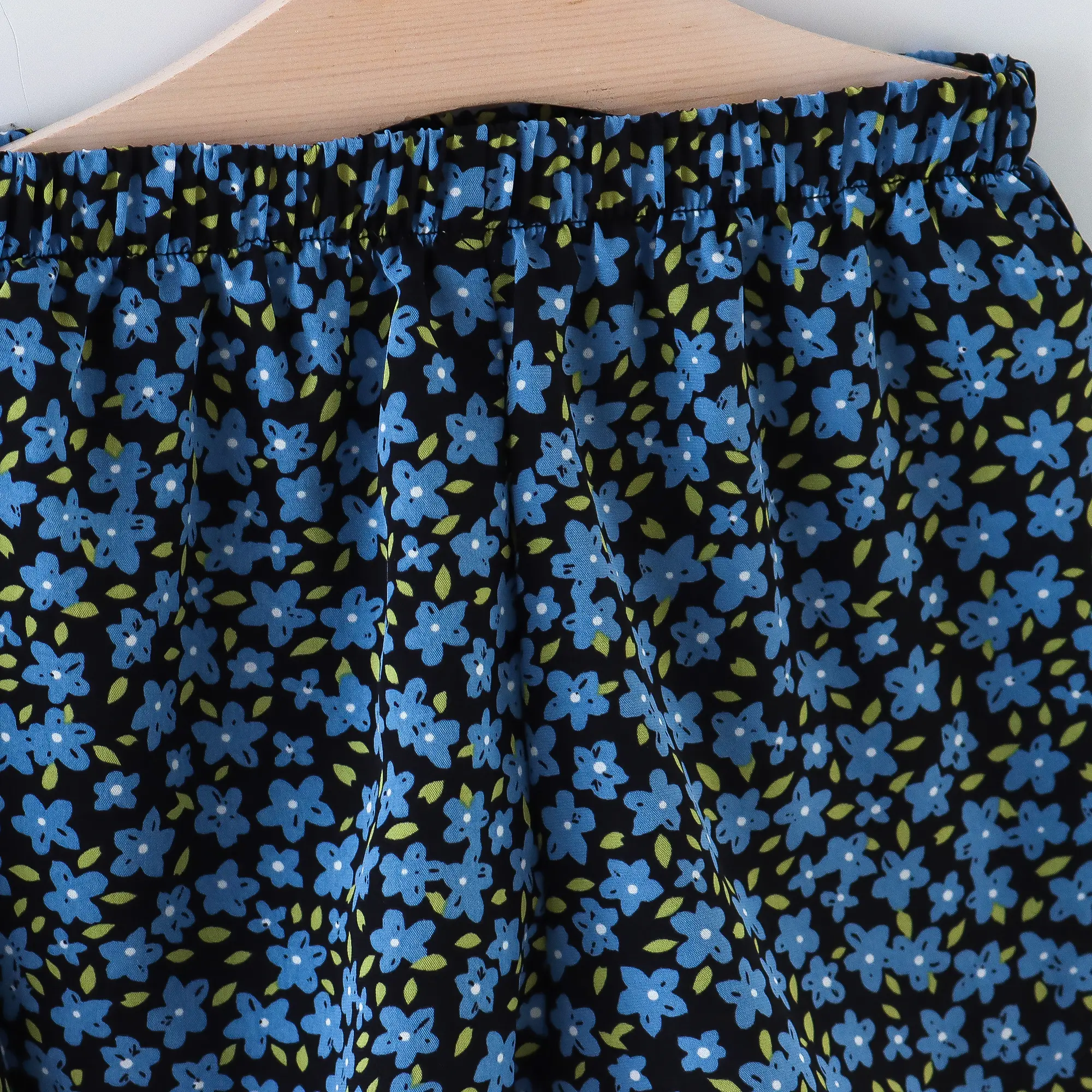 Summer 2-piece/set girl's suspender set baby girl full of small chrysanthemum print suspender shorts set