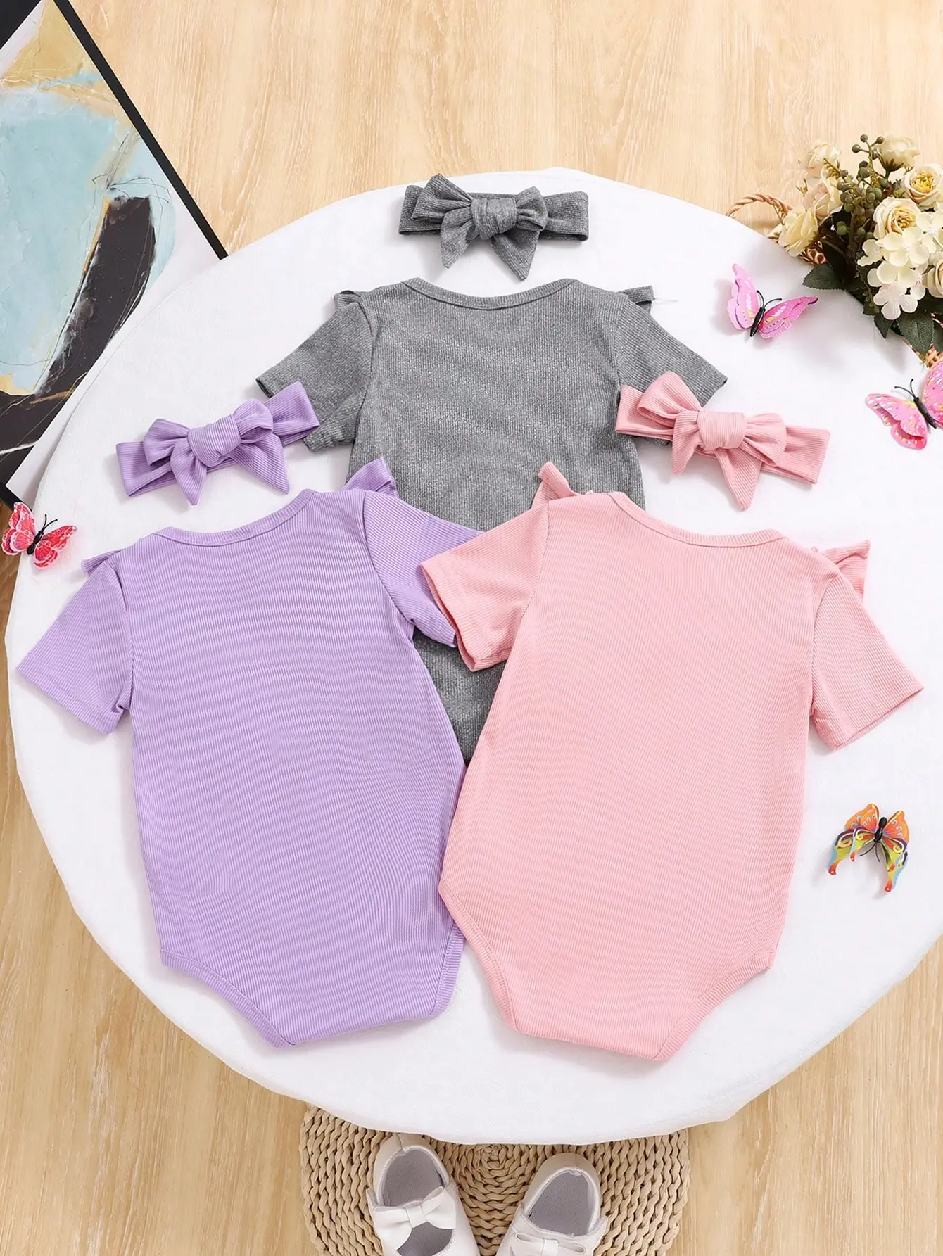 A Set Of 6 Pieces Of Solid Color Striped Fly-Sleeved Short-Sleeved Triangular Halberd And Headscarf For Newborns In Summer