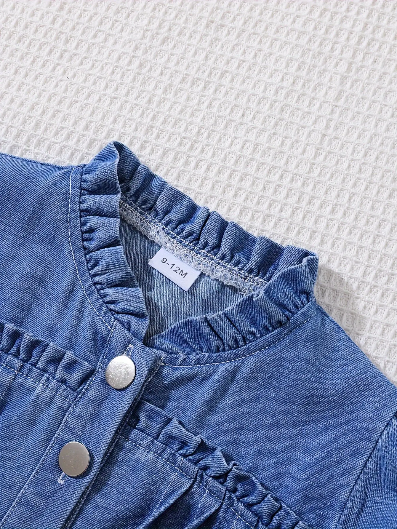 Spring And Autumn Fashion Baby Girl Denim Set: Stand-Up Collar Waist-Shaped Drawstring Denim Jacket + Casual Washed Jeans